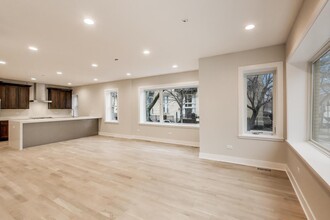 3856 N Claremont Ave in Chicago, IL - Building Photo - Building Photo