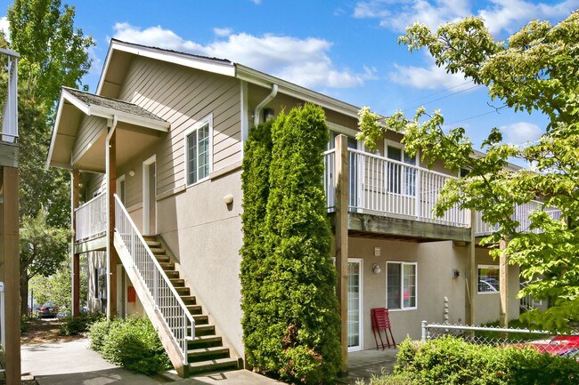 2604 Douglas Ave
