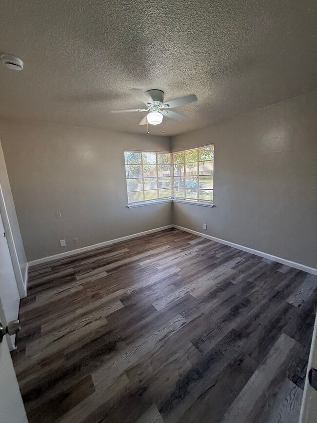 111 W Harvard Ave in Fresno, CA - Building Photo - Building Photo