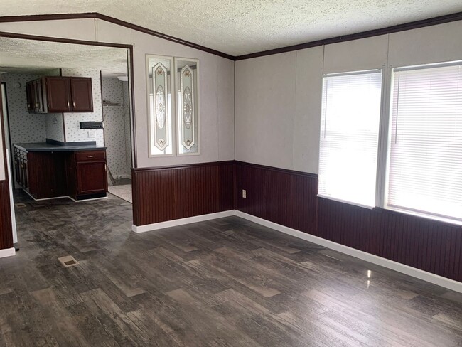 1825 Blue Creek Rd in Jacksonville, NC - Building Photo - Building Photo