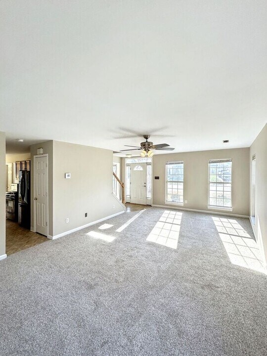 6005 Almond Creek N Ln in Richmond, VA - Building Photo