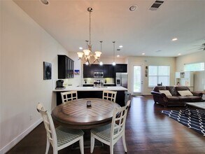 1842 Parana Dr in Houston, TX - Building Photo - Building Photo