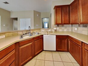 2918 Meridian Bay Ln in Dickinson, TX - Building Photo - Building Photo