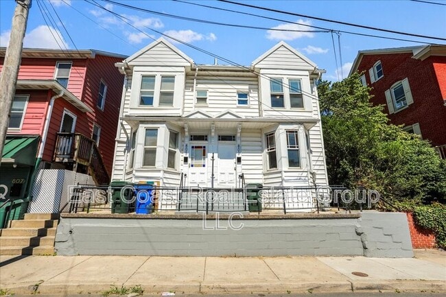 803 S Potomac St