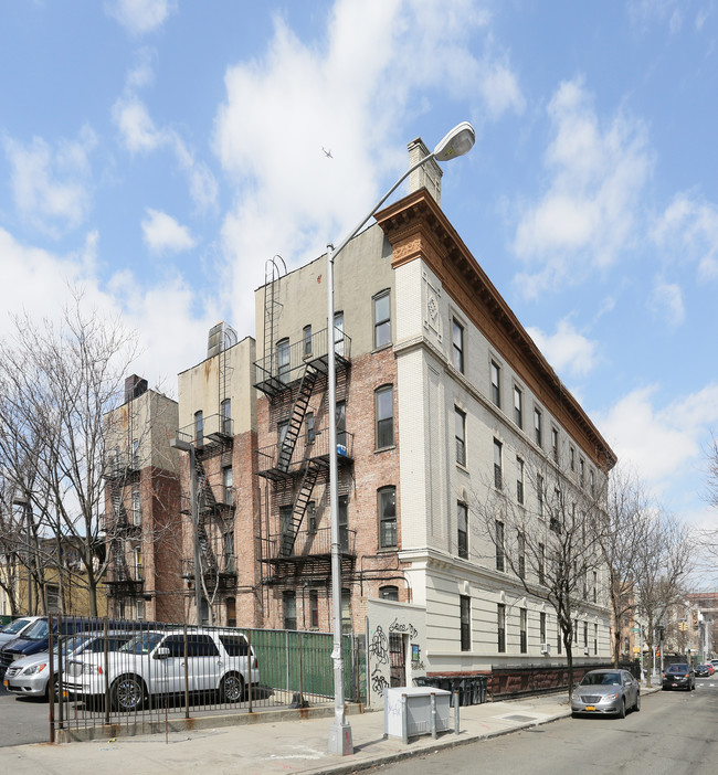 998 Bushwick Ave in Brooklyn, NY - Building Photo - Building Photo