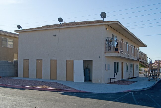 4020 E Carey Ave in Las Vegas, NV - Foto de edificio - Building Photo