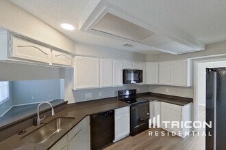 1253 Essex Dr in Desoto, TX - Building Photo - Building Photo