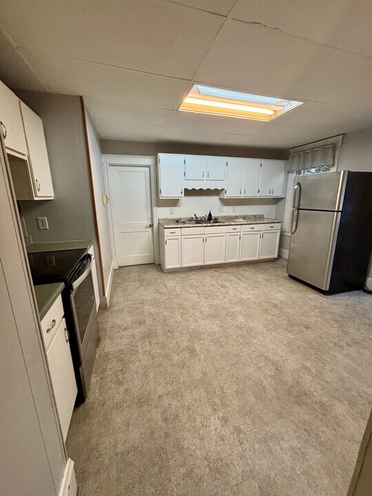 25 Lenox St, Unit 2 R in Lawrence, MA - Building Photo