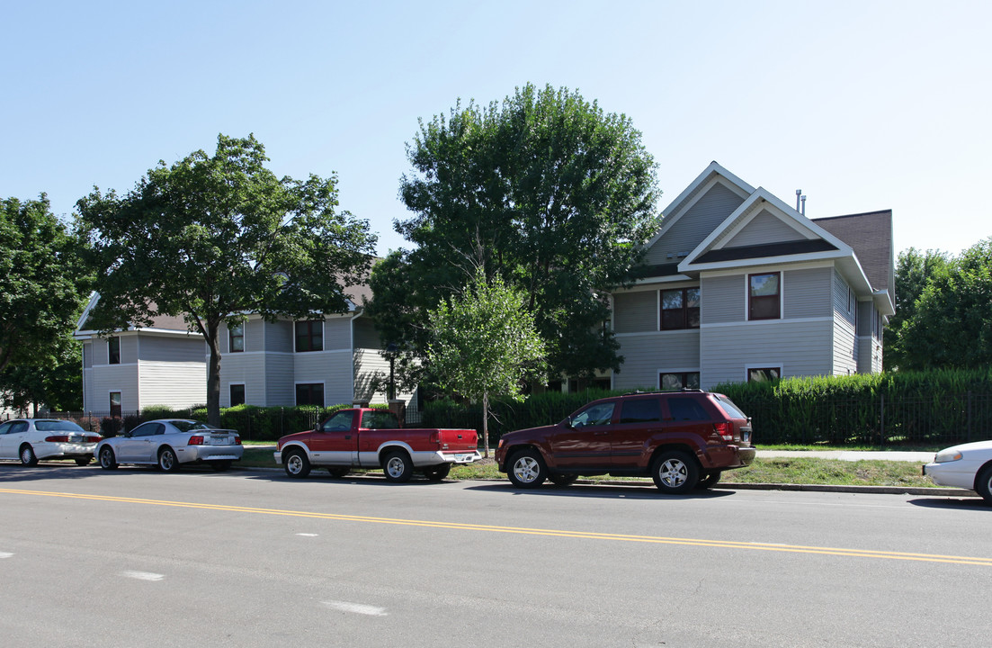 Portland Village in Minneapolis, MN - Building Photo