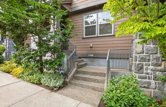 619 SW Foresta Ter in Portland, OR - Building Photo - Building Photo