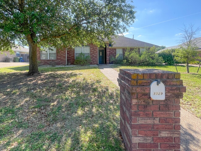 1029 S Haven in Hewitt, TX - Foto de edificio - Building Photo