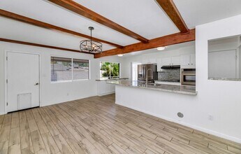 3904 E Sahuaro Dr in Phoenix, AZ - Building Photo - Building Photo