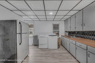 306 Cleveland St in Olyphant, PA - Building Photo - Building Photo