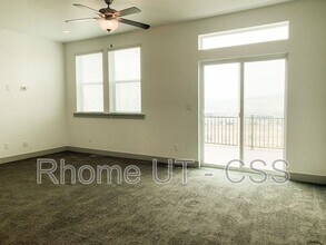 2337 W Cresthaven Ln in Lehi, UT - Building Photo - Building Photo