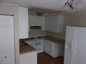 4630 Cox Dr in Stow, OH - Building Photo - Building Photo