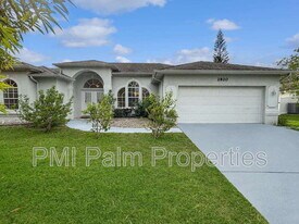 2820 SE Melaleuca Blvd in Port St. Lucie, FL - Building Photo