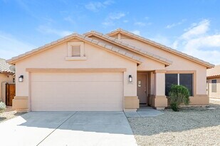 15415 W Lea Ln in Surprise, AZ - Building Photo