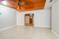 201 Fairview Ave in Ft. Myers, FL - Foto de edificio - Building Photo