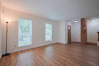 13040 Trail Hollow Dr in Houston, TX - Building Photo - Building Photo