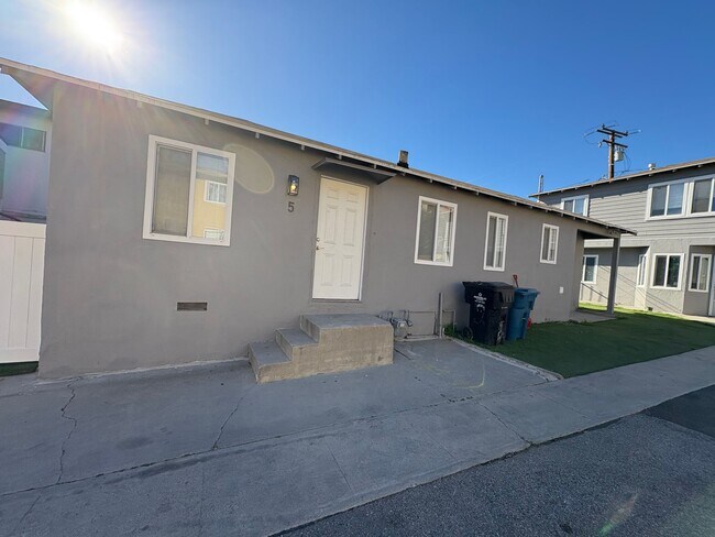527 Hyde Park Blvd in Inglewood, CA - Building Photo - Building Photo