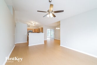 408 Naples Ct in Kissimmee, FL - Foto de edificio - Building Photo