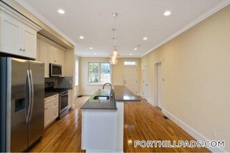 3 Putnam Pl, Unit 1 in Boston, MA - Building Photo - Building Photo