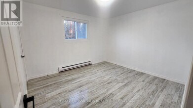 295 Dwight Ave in Oshawa, ON - Building Photo - Building Photo