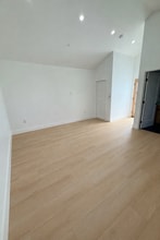 111 E 60th St in Long Beach, CA - Building Photo - Building Photo