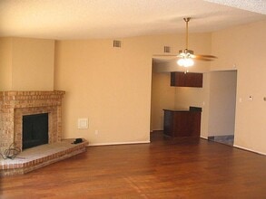 15802 Kenbrook Dr in Missouri City, TX - Building Photo - Building Photo