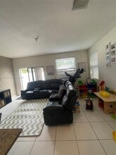 9309 W 32nd Ln in Hialeah, FL - Building Photo - Building Photo