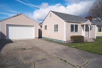 281 28th ave in Longview, WA - Foto de edificio - Building Photo