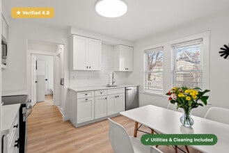 New RoostUp Furnished Private Bedroom near Savin Hill, Dorchester! in Boston, MA - Foto de edificio - Building Photo