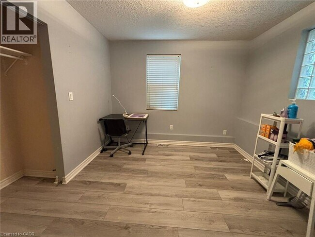 124 King St N in Waterloo, ON - Building Photo - Building Photo