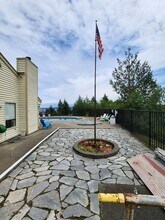 1760 W Sunn Fjord Ln in Bremerton, WA - Building Photo - Building Photo