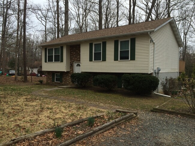 11964 Pine Trail in Lusby, MD - Building Photo - Building Photo