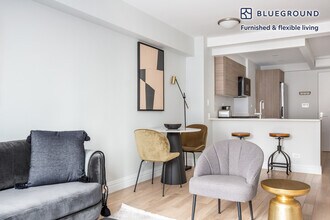 340 E 51st St, Unit SI FL10-ID710 in New York, NY - Building Photo - Building Photo