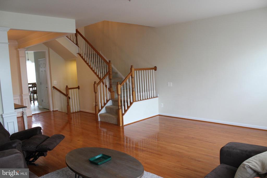 43579 Wheat Berry Terrace in Chantilly, VA - Building Photo