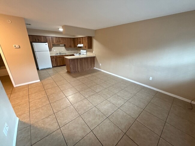 2555 E Marco Ct, Unit 13