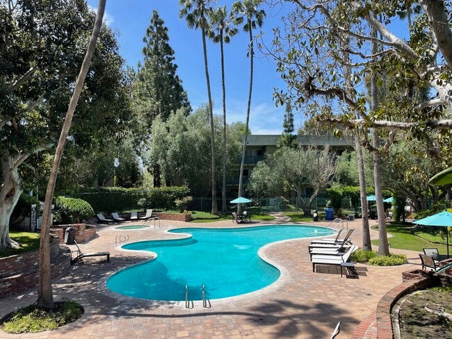 property at 576 N Bellflower Blvd