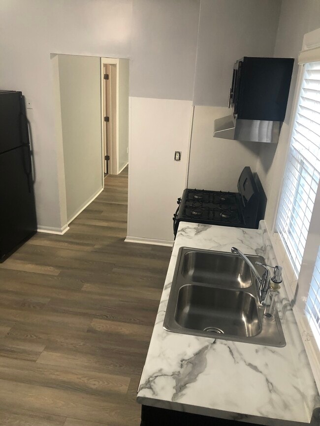 482 Stella St, Unit 1 in Elgin, IL - Building Photo - Building Photo