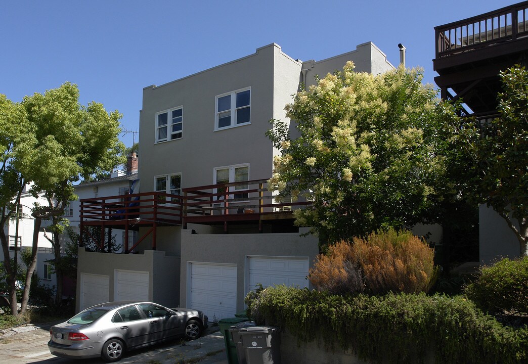 1127 Norwood Ave in Oakland, CA - Foto de edificio