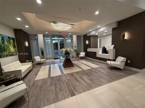 7875 NW 107th Ave in Doral, FL - Building Photo - Building Photo
