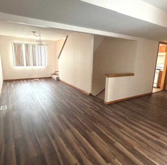 7018 100th St in Chicago Ridge, IL - Building Photo - Building Photo