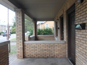 1310 Atwater Ave in Bloomington, IN - Foto de edificio - Building Photo