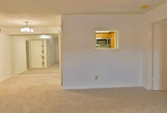 1311 Antoine Dr in Houston, TX - Foto de edificio - Building Photo