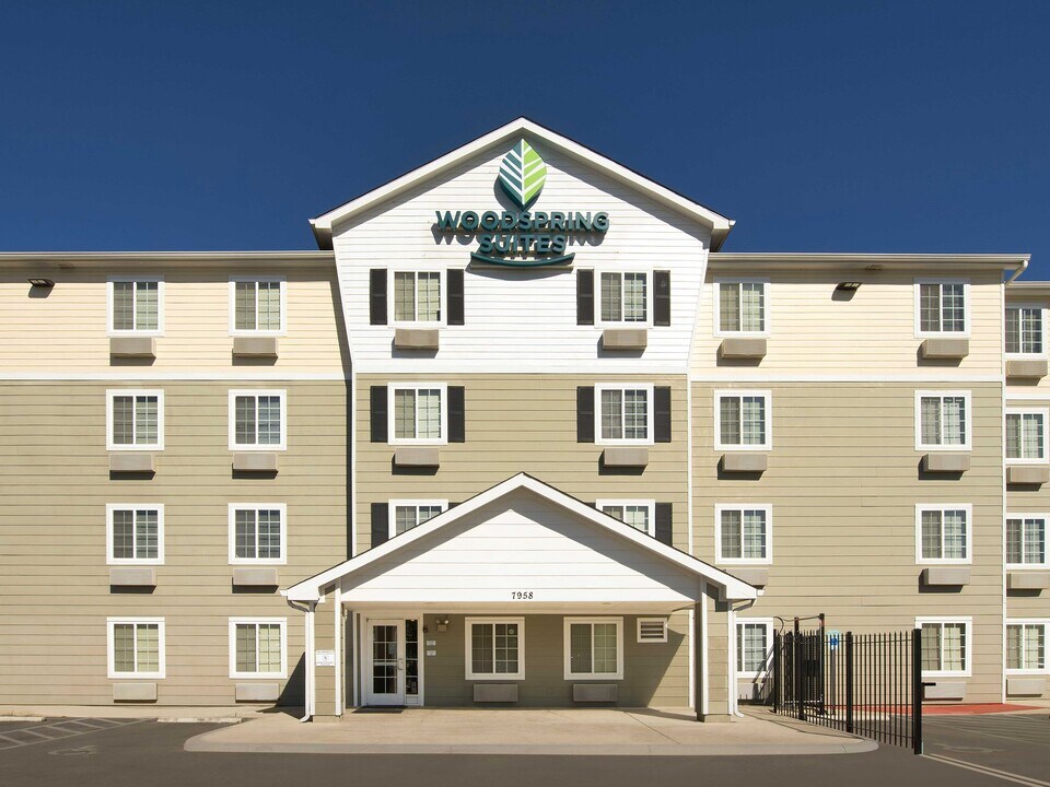 WoodSpring Suites San Antonio South in San Antonio, TX - Building Photo