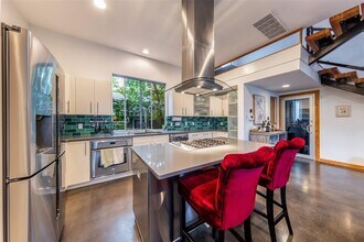 1902 Alegria Rd in Austin, TX - Building Photo - Building Photo