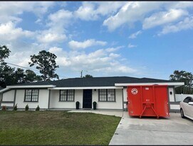 2197 SE Shelter Dr in Port St. Lucie, FL - Building Photo