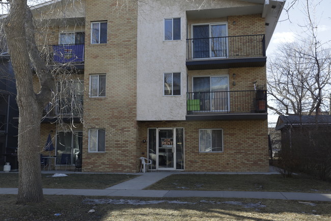 827 4a St NE in Calgary, AB - Building Photo - Building Photo