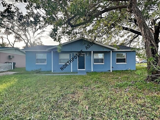 property at 3201 Delray Dr